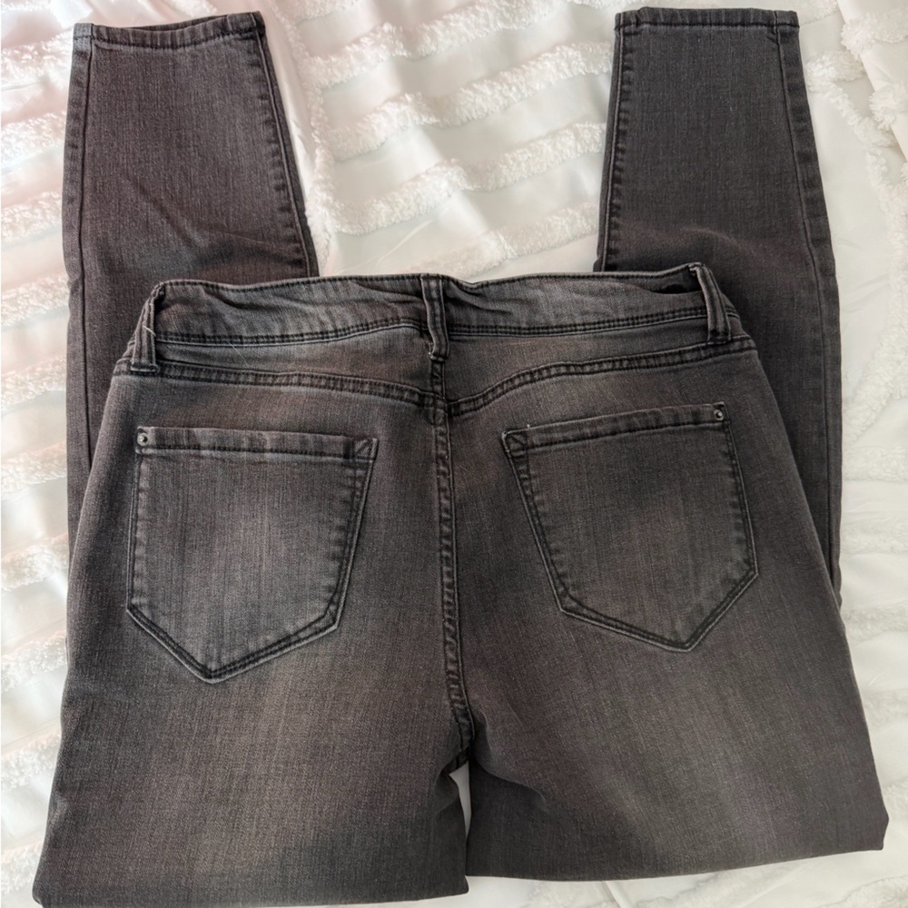 Kensie Jeans with Floral Embroidery - Picture 8 of 10